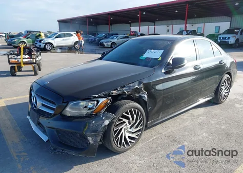 2016 Mercedes-Benz C 300 из США, поврежденный, VIN 55SWF4JB9GU169458